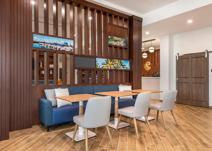 Comfort Inn & Suites Orlando Sanford Airport